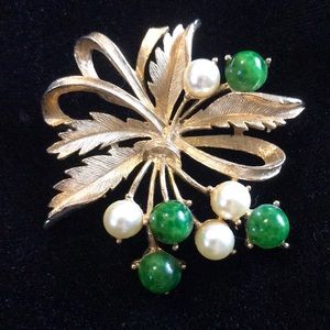 Gorgeous Sarah Coventry Bouquet, 1965